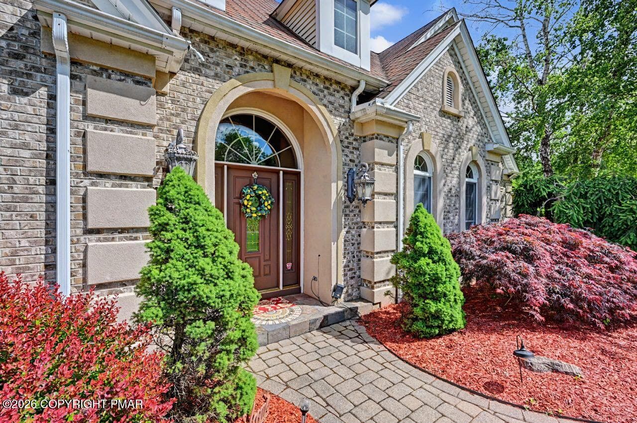 2134 Fox Run photo 15 - 2134 Fox Run Road, Stroudsburg, PA 18360, Stroudsburg