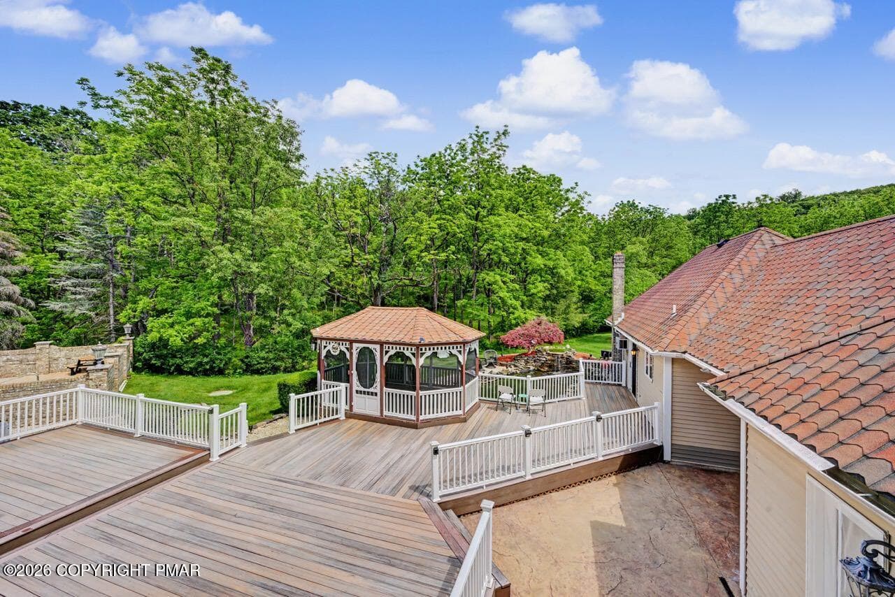 2134 Fox Run photo 98 - 2134 Fox Run Road, Stroudsburg, PA 18360, Stroudsburg