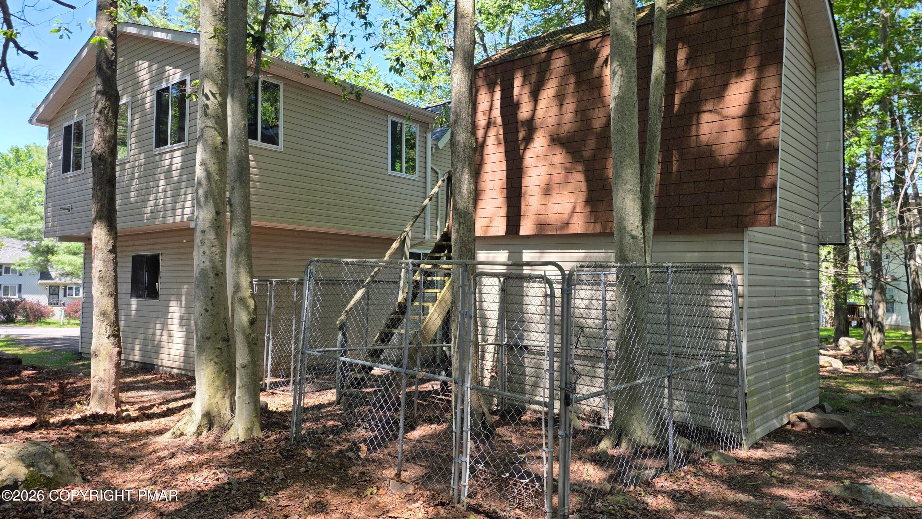 House Shed Dog Runs - 8232 Sunset Drive, Tobyhanna, PA 18466, Tobyhanna