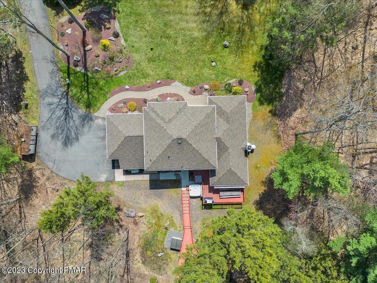 POCONOS - 157 Greenwood Drive, Blakeslee, PA 18610, Blakeslee