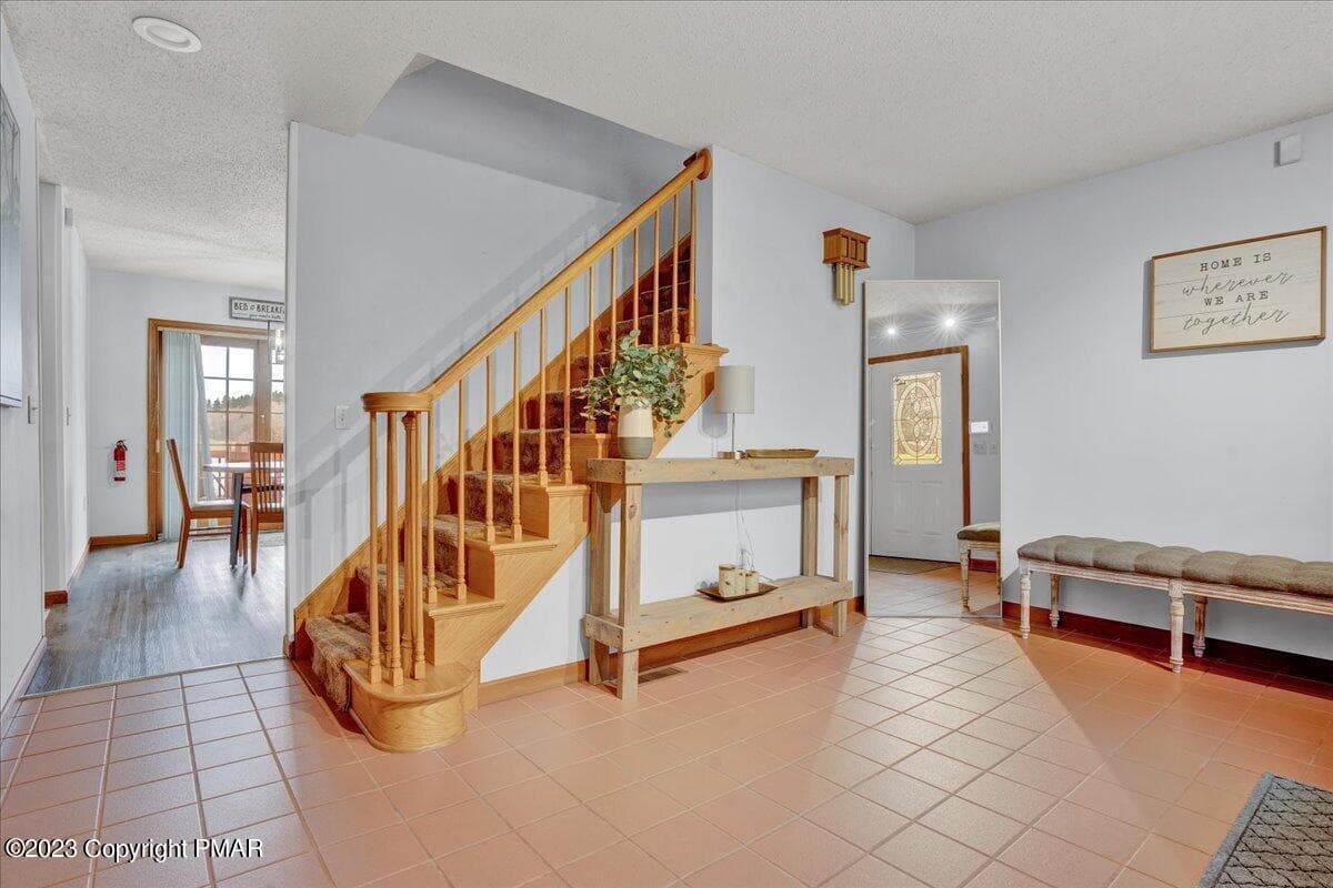 POCONOS - 157 Greenwood Drive, Blakeslee, PA 18610, Blakeslee