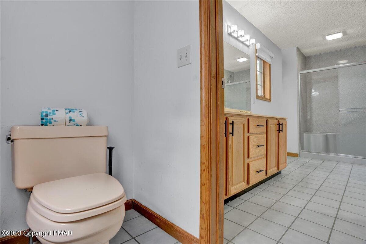 POCONOS - 157 Greenwood Drive, Blakeslee, PA 18610, Blakeslee