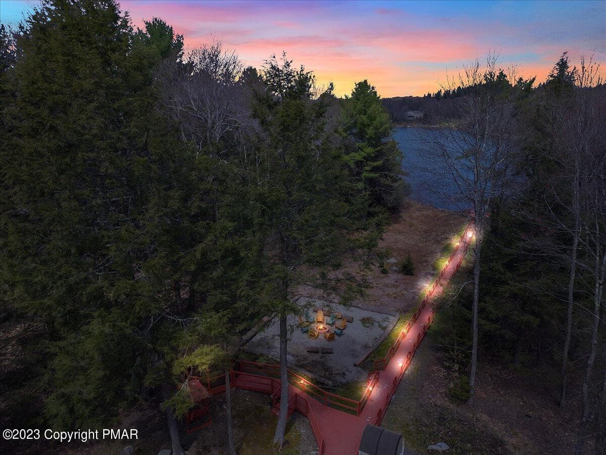 POCONOS - 157 Greenwood Drive, Blakeslee, PA 18610, Blakeslee