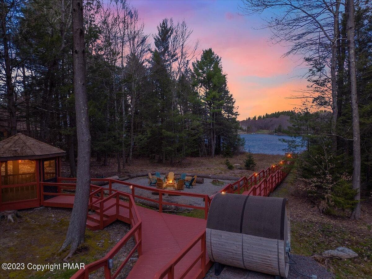 POCONOS - 157 Greenwood Drive, Blakeslee, PA 18610, Blakeslee