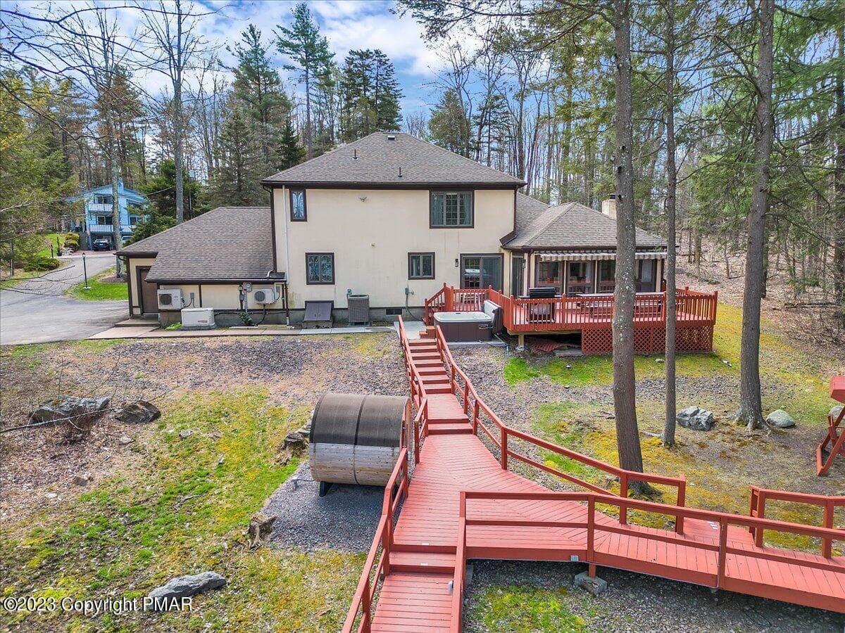 POCONOS - 157 Greenwood Drive, Blakeslee, PA 18610, Blakeslee