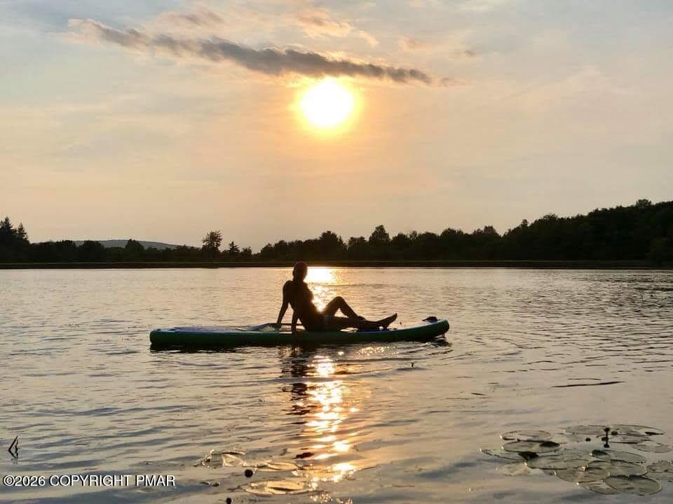 Relax on Lake Sinca - 157 Greenwood Drive, Blakeslee, PA 18610, Blakeslee