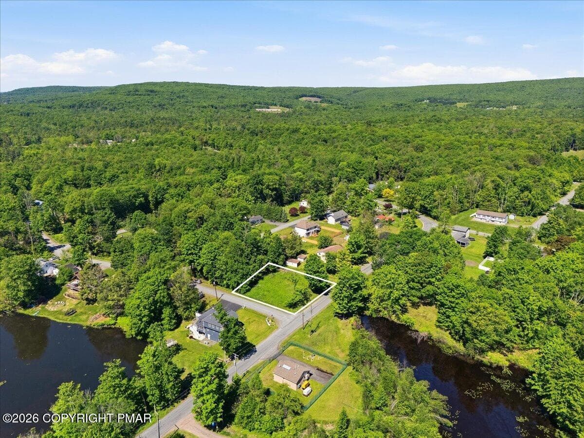 520 Lake Spangenberg Road, Jefferson Township, PA 18436