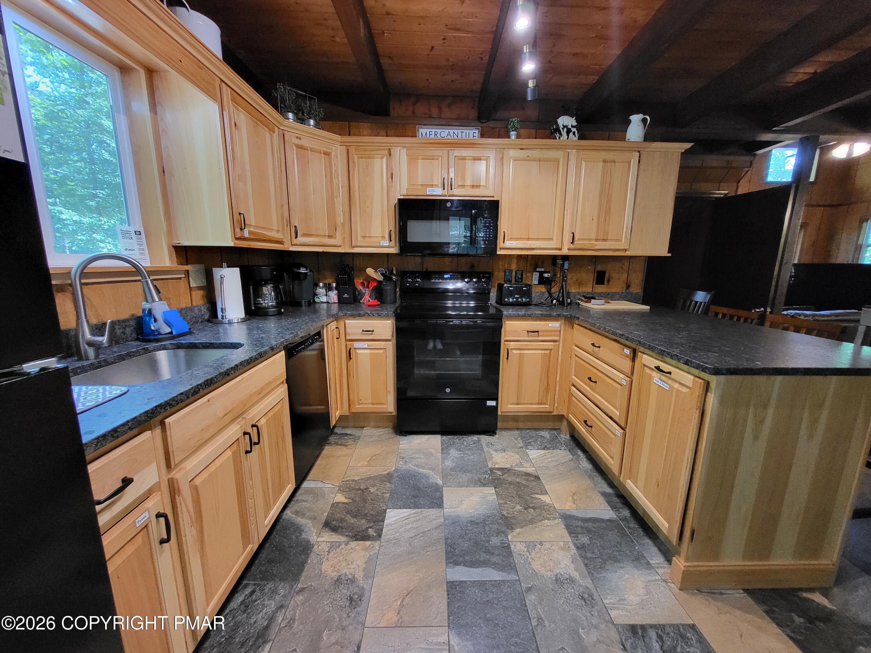 1000093270 - 121 Park Court, Bushkill, PA 18324, Bushkill