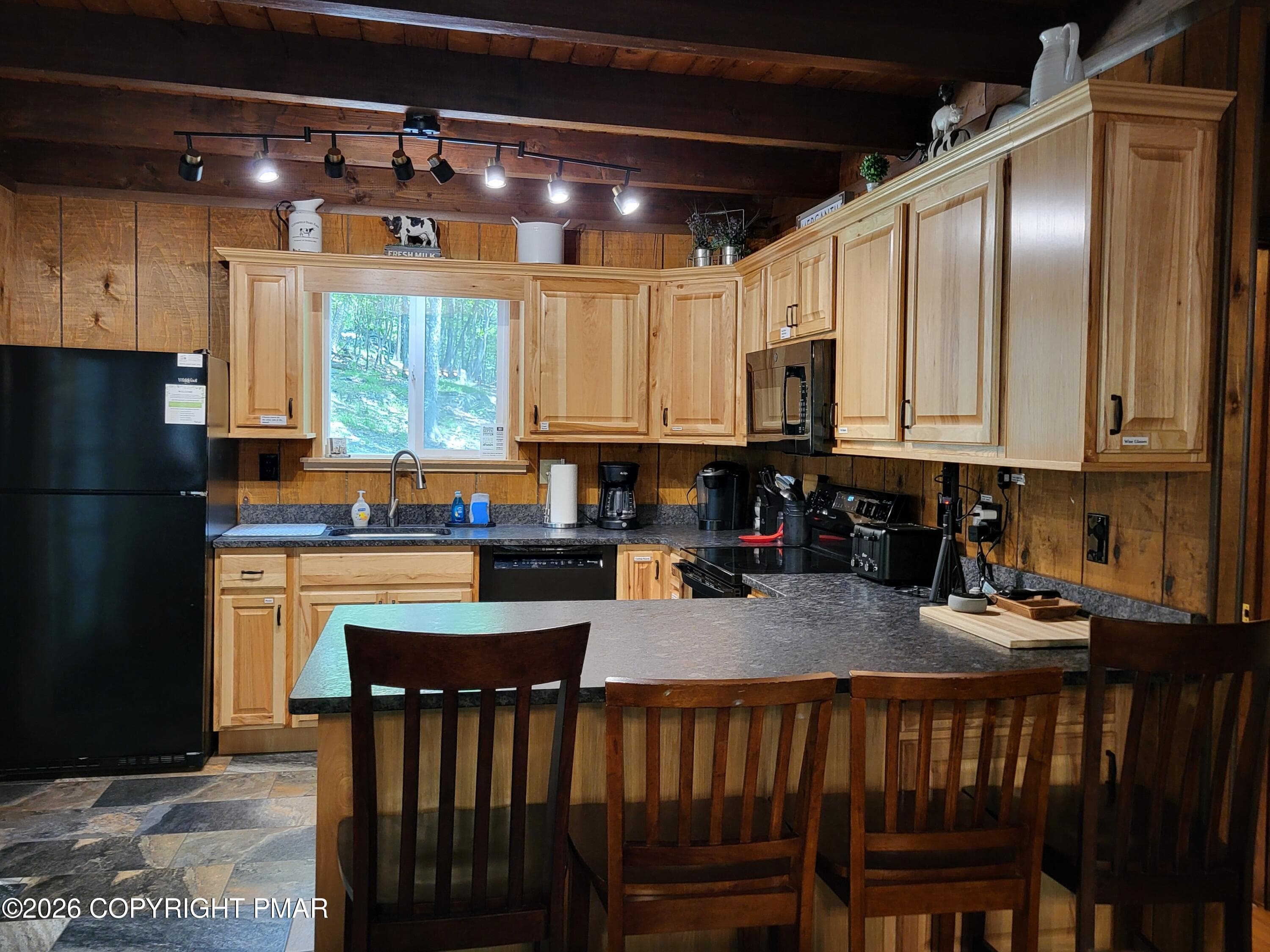 1000093272 - 121 Park Court, Bushkill, PA 18324, Bushkill