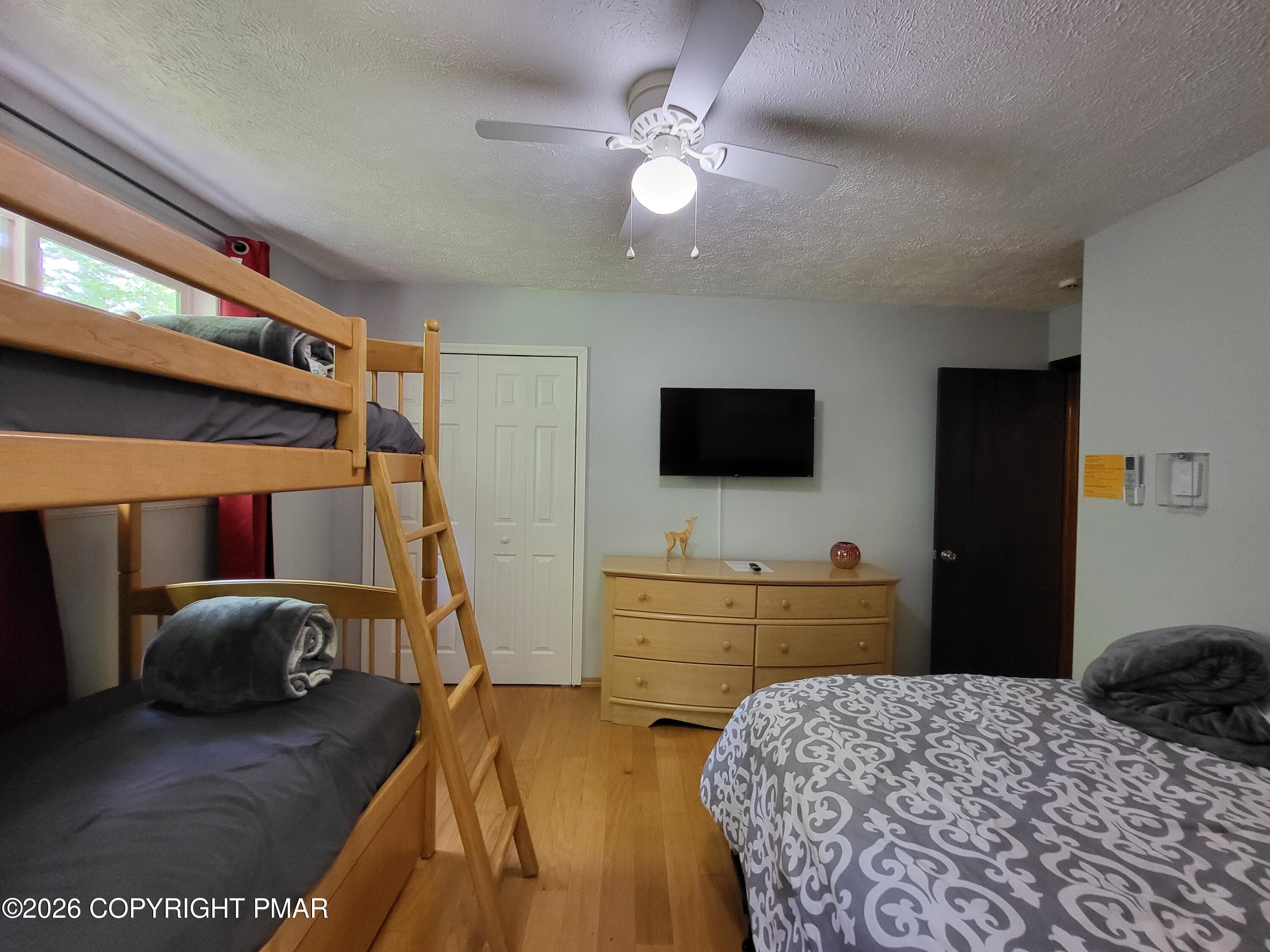 1000093319 (1) - 121 Park Court, Bushkill, PA 18324, Bushkill