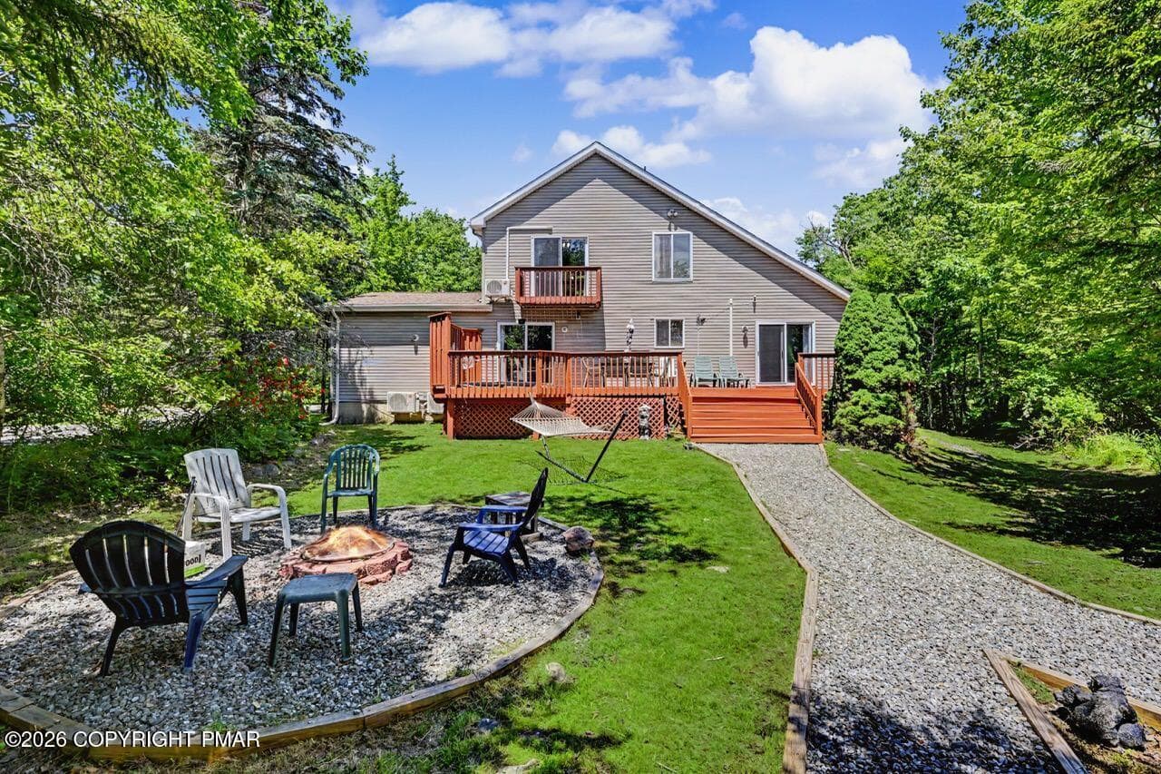 211 Nadine Blvd 02 Large (1) - 211 Nadine Boulevard, Pocono Summit, PA 18346, Pocono Summit