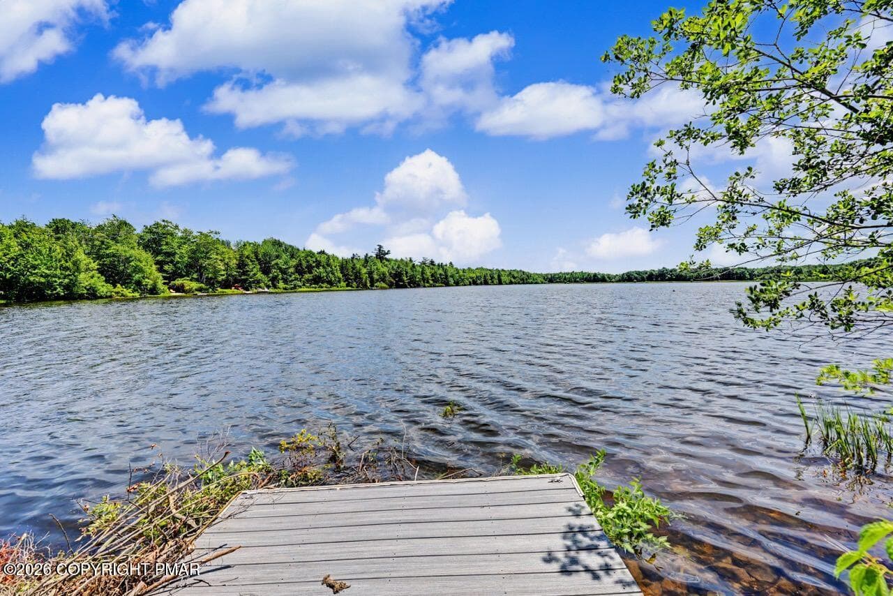 211 Nadine Blvd 05 Large - 211 Nadine Boulevard, Pocono Summit, PA 18346, Pocono Summit