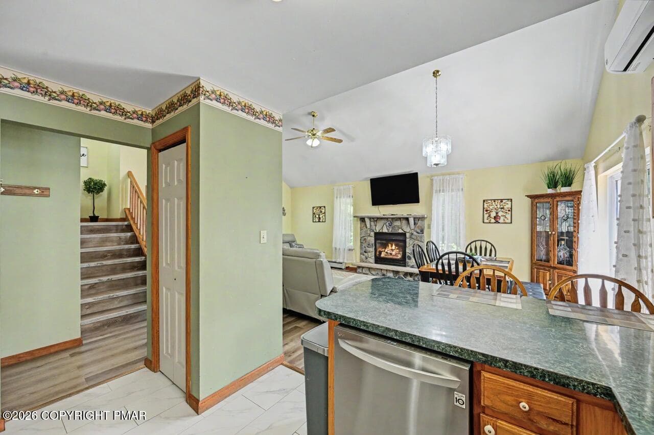 211 Nadine Blvd 24 Large - 211 Nadine Boulevard, Pocono Summit, PA 18346, Pocono Summit