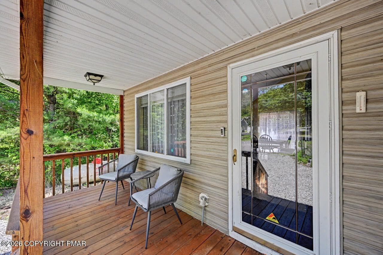 211 Nadine Blvd 09 Large - 211 Nadine Boulevard, Pocono Summit, PA 18346, Pocono Summit