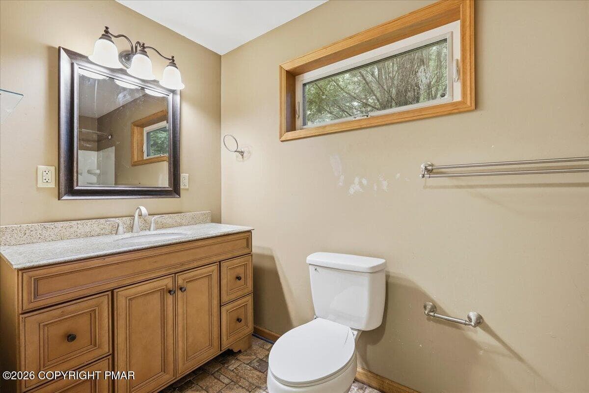 Main Bath - 186 Sky Hawk Trail, Scotrun, PA 18355, Scotrun
