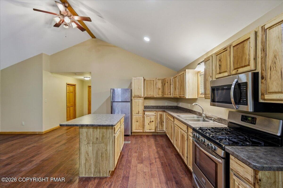 Kitchen - 186 Sky Hawk Trail, Scotrun, PA 18355, Scotrun