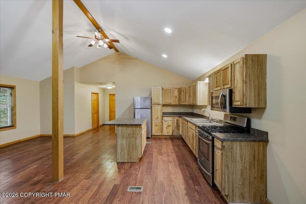 Kitchen - 186 Sky Hawk Trail, Scotrun, PA 18355, Scotrun
