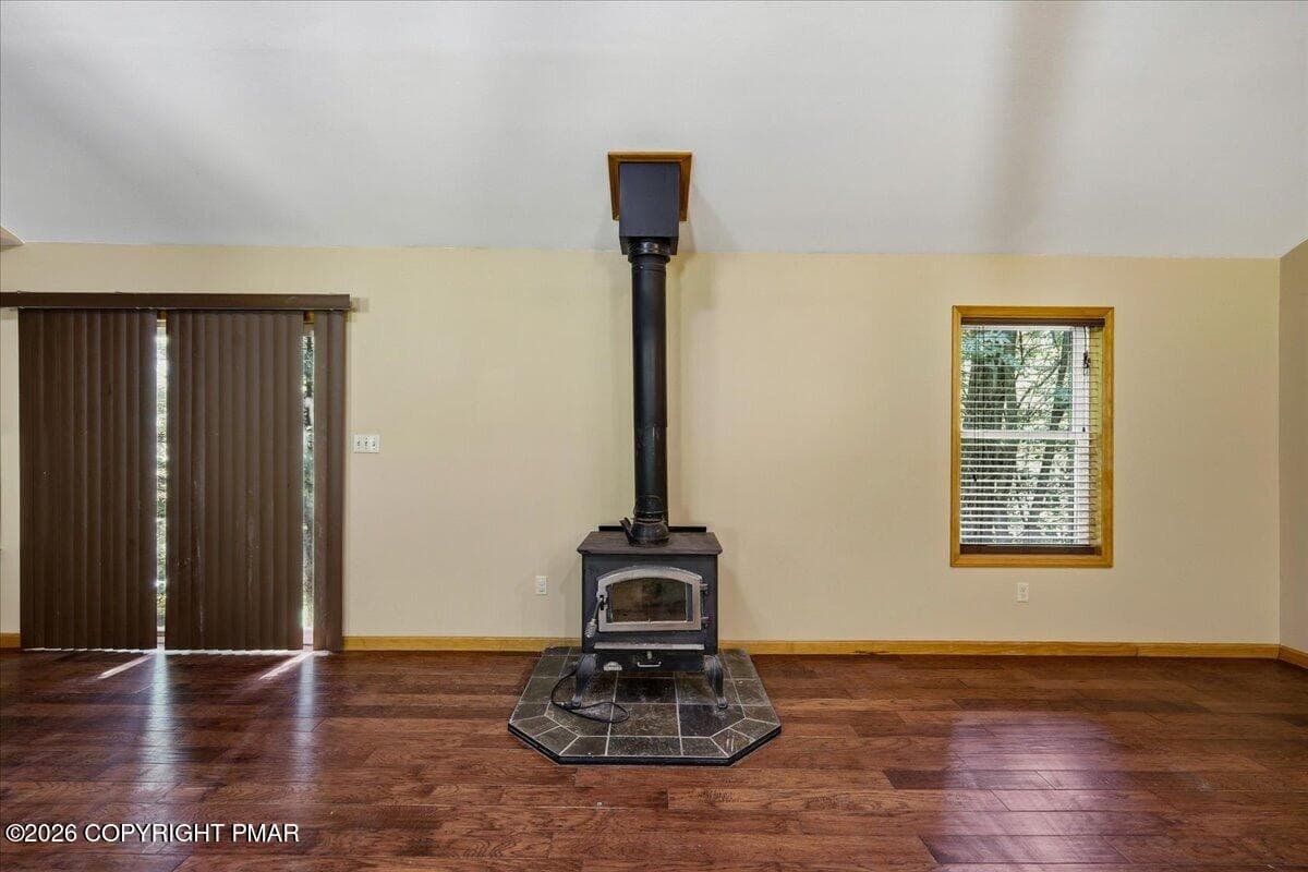 Wood Stove - 186 Sky Hawk Trail, Scotrun, PA 18355, Scotrun