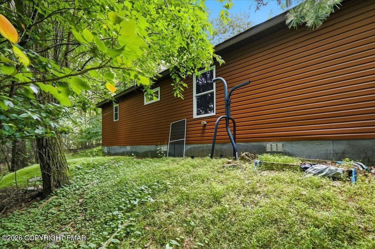Back of Home - 186 Sky Hawk Trail, Scotrun, PA 18355, Scotrun