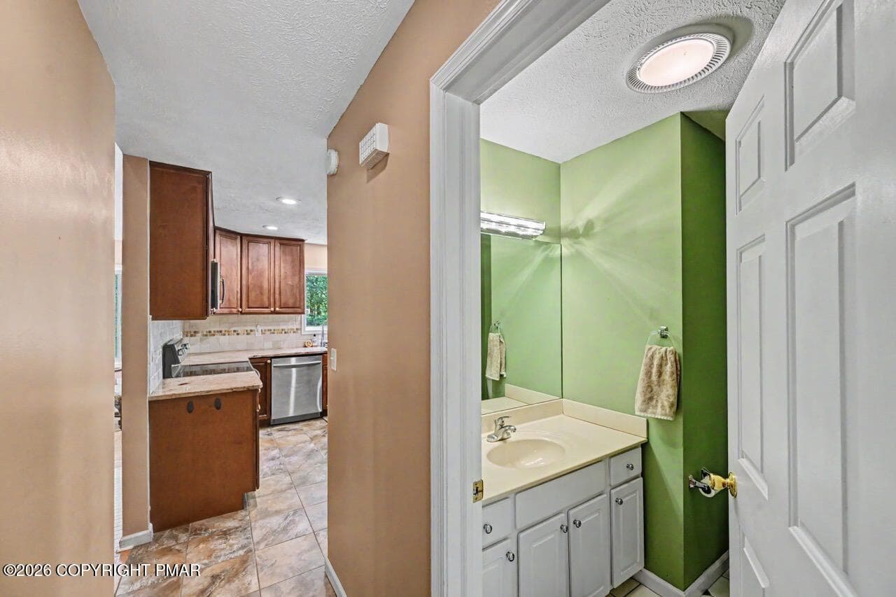 6 Blue Jay Ln 28 Large - 6 Blue Jay Lane, Gouldsboro, PA 18424, Gouldsboro