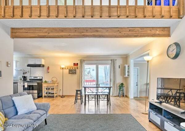 LR DR - 2396 Winding Way, Tobyhanna, PA 18466, Tobyhanna
