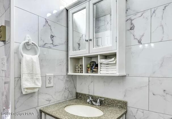 bath 2 b - 2396 Winding Way, Tobyhanna, PA 18466, Tobyhanna