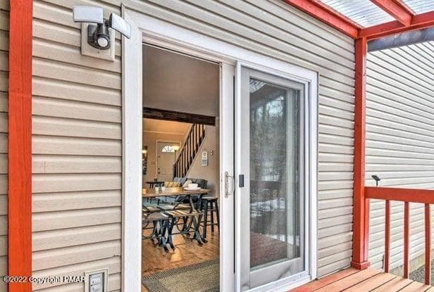 sliders to back - 2396 Winding Way, Tobyhanna, PA 18466, Tobyhanna