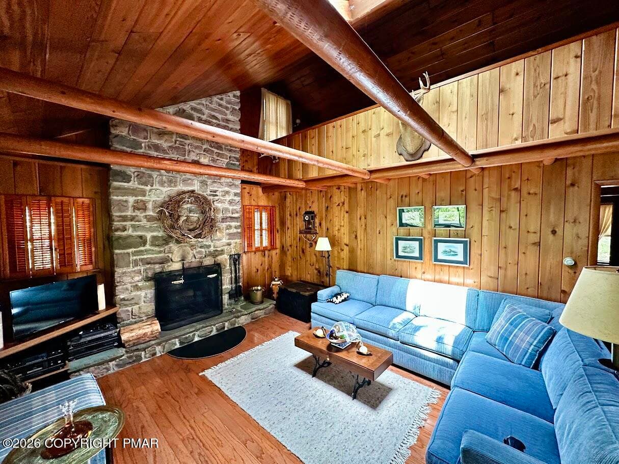 living 1 - 322 Crescent Lake Road, Scotrun, PA 18355, Scotrun