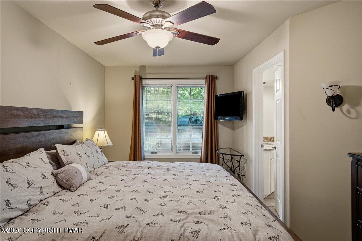 24-HomeView_Media-40_Summit_Wind_Dr - 40 Summit Wind Drive, Lake Harmony, PA 18624