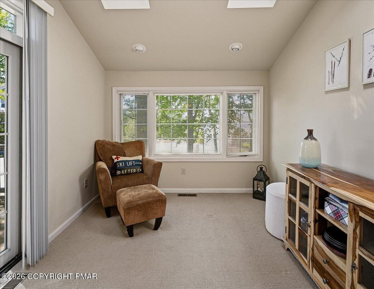 20-HomeView_Media-40_Summit_Wind_Dr - 40 Summit Wind Drive, Lake Harmony, PA 18624