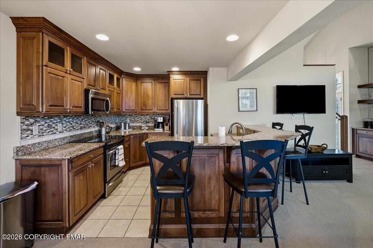 13-HomeView_Media-40_Summit_Wind_Dr - 40 Summit Wind Drive, Lake Harmony, PA 18624