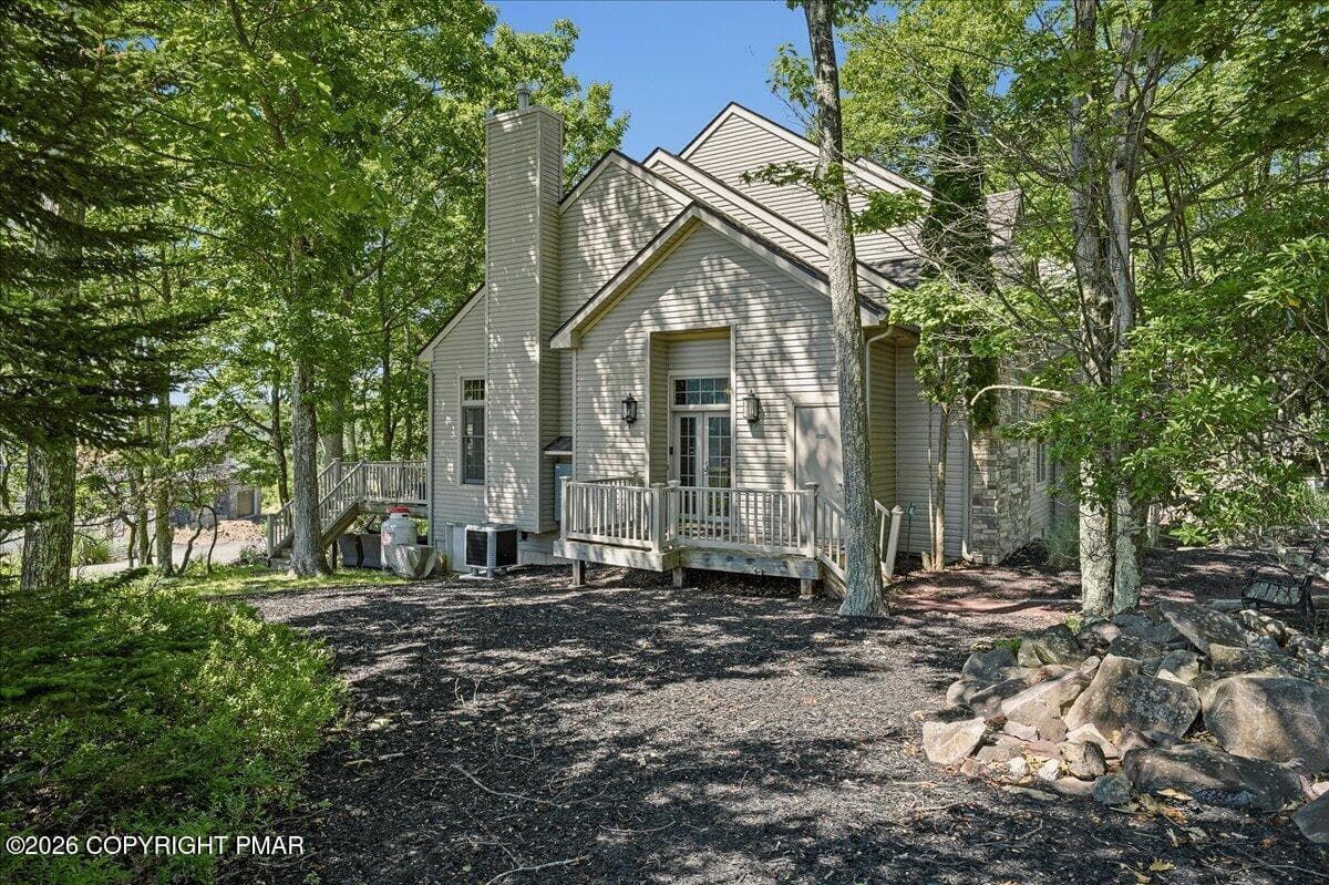 03-HomeView_Media-40_Summit_Wind_Dr - 40 Summit Wind Drive, Lake Harmony, PA 18624