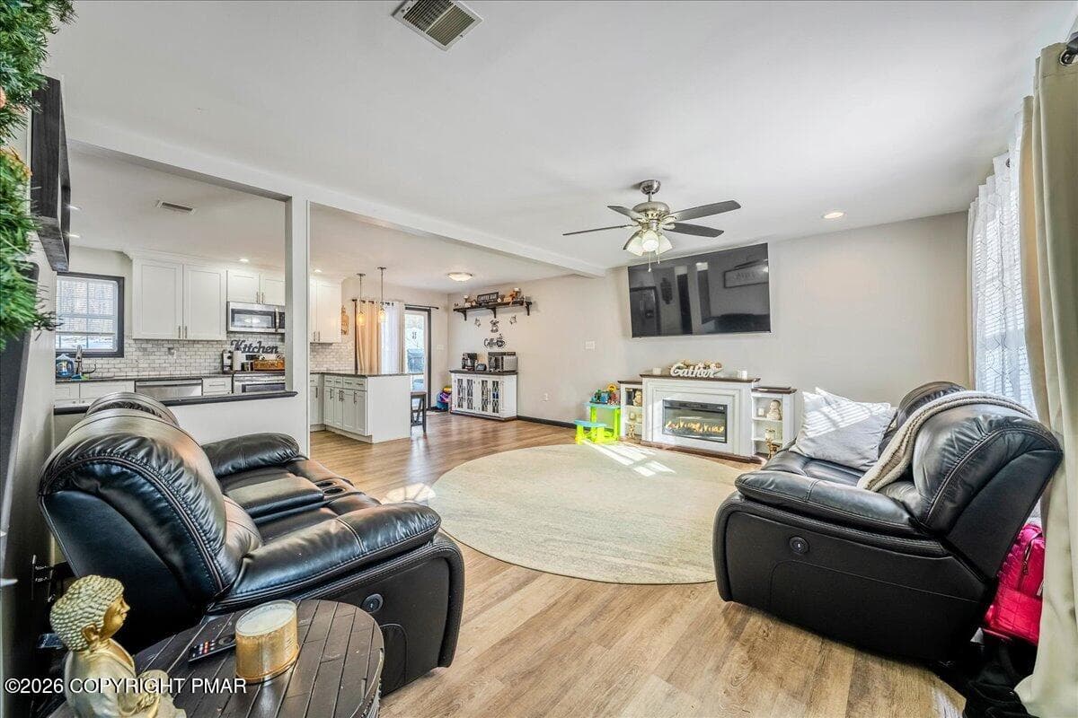 Living Room - 2731 Bonnyview Lane, Tobyhanna, PA 18466, Tobyhanna