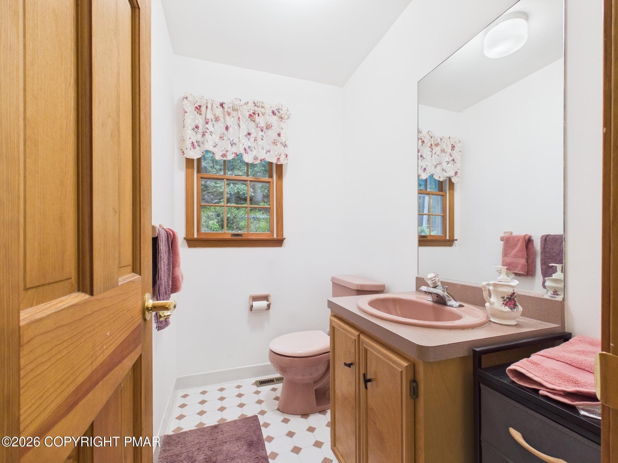 CAM06255G6-PR0036-STILL025 - 5390 Woodbridge Drive E, Bushkill, PA 18324, Bushkill