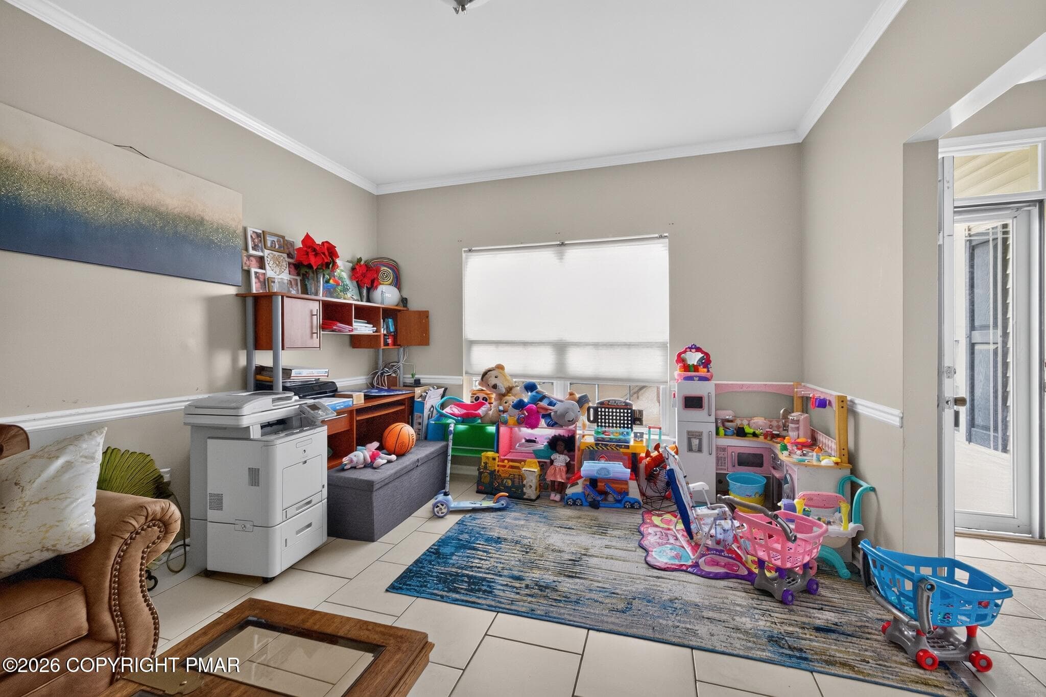 06_142_Willow_Dr-Living_room-9505 - 142 Willow Drive, Easton, PA 18045, Easton