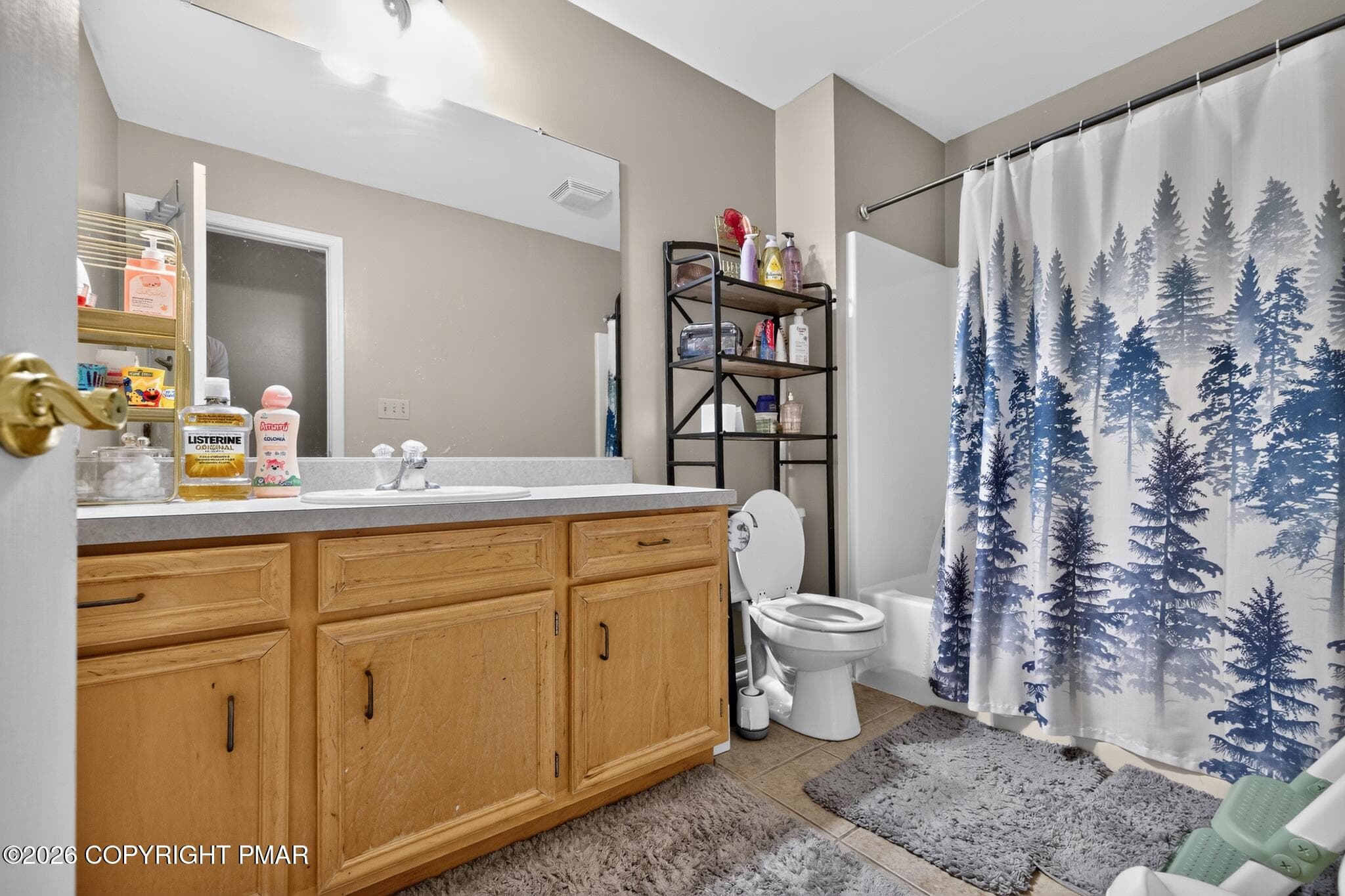 25_142_Willow_Dr-Bathroom-9526 - 142 Willow Drive, Easton, PA 18045, Easton