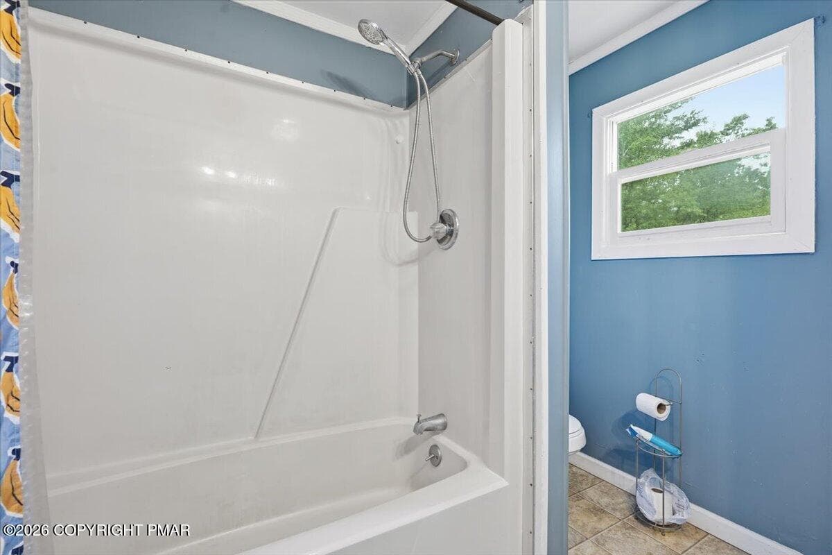 Main Bath - 2573 Pennsylvania 903, Albrightsville, PA 18210, Albrightsville