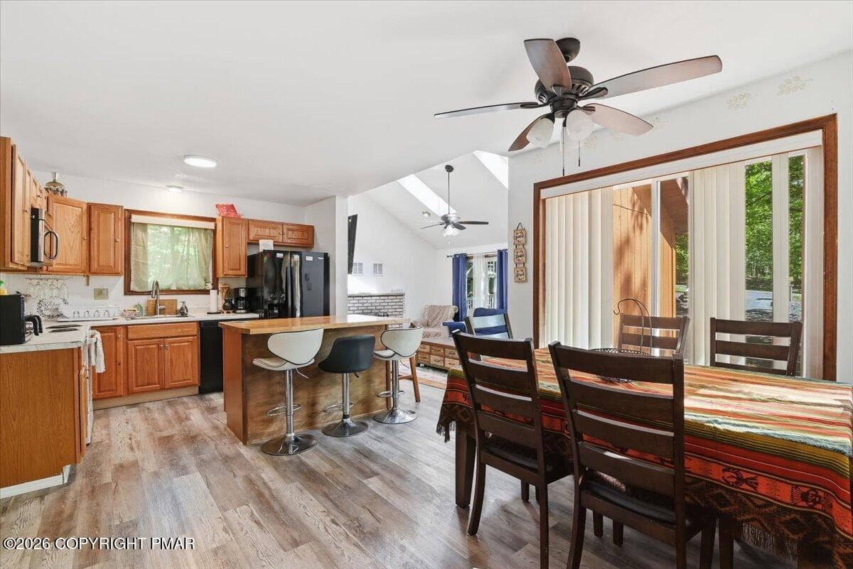 Open Concept Living - 184 Cambridge Court, Bushkill, PA 18324, Bushkill