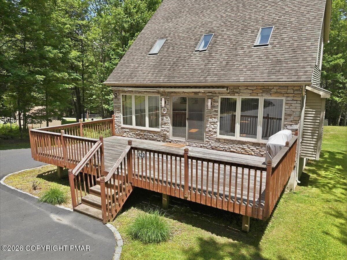 59-056_dji_fly_20260629_124514_0346_1782 - 123 Wallenpaupack Drive, Greentown, PA 18426