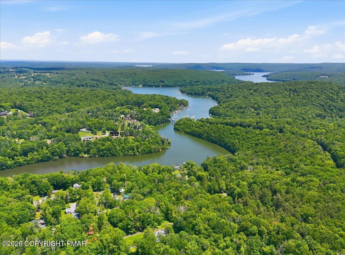 78-077_dji_fly_20260629_125208_0367_1782 - 123 Wallenpaupack Drive, Greentown, PA 18426