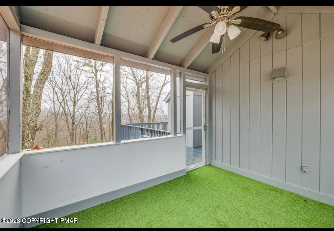 Porch - 123 Banbury Drive, Bushkill, PA 18324, Bushkill