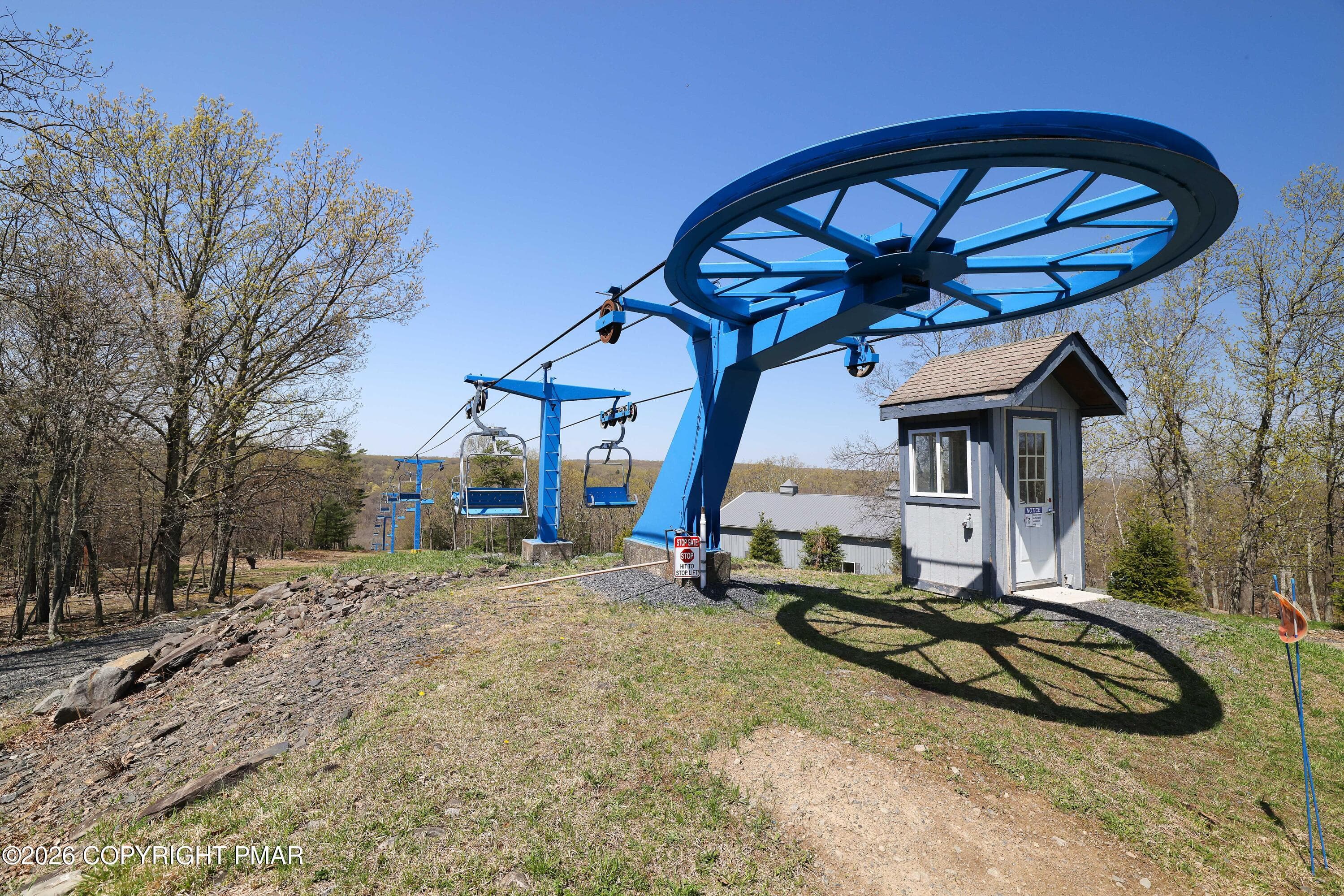 Ski Lift - 123 Banbury Drive, Bushkill, PA 18324, Bushkill