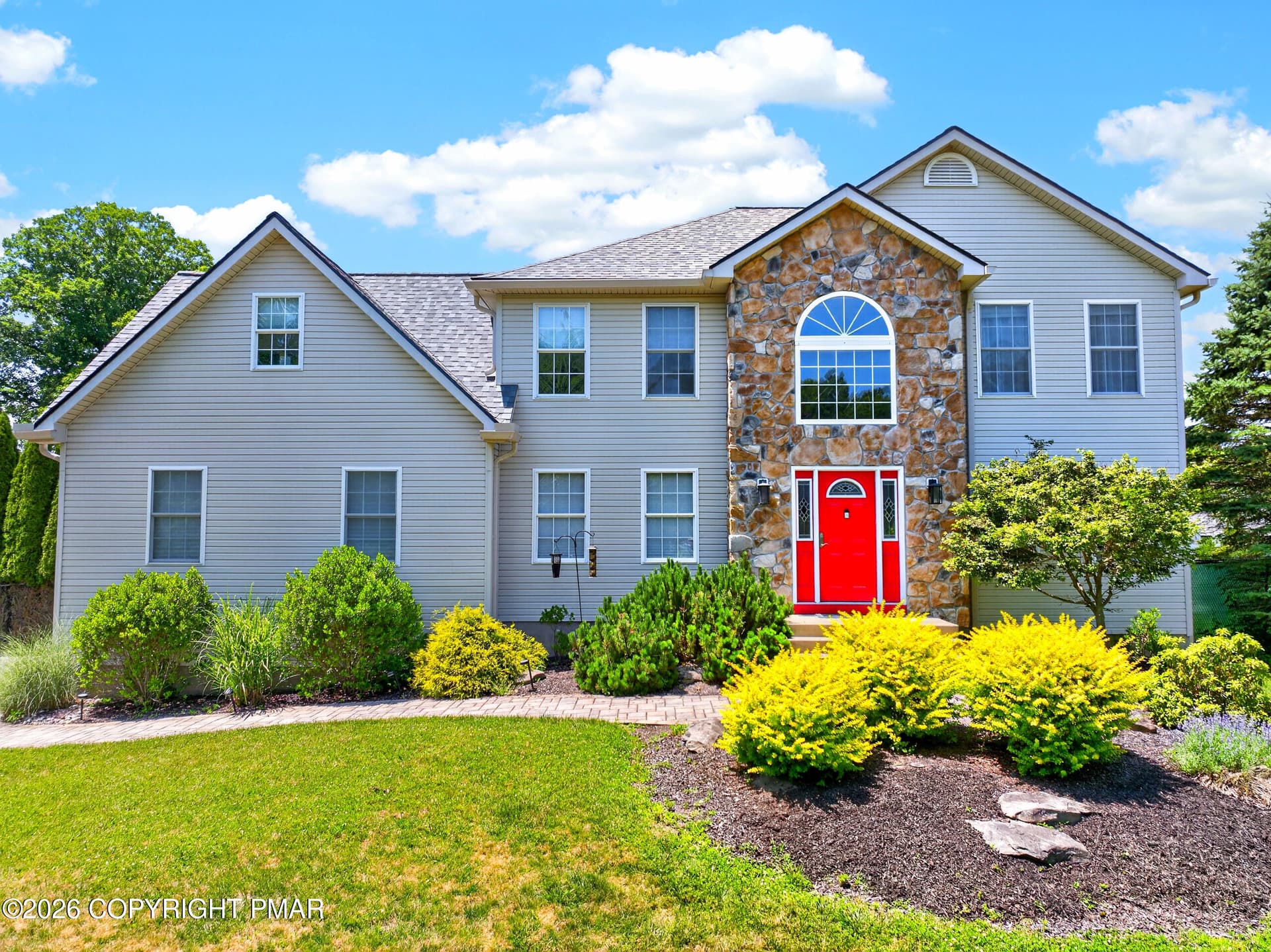 220 Pennbrook Road, Stroudsburg, PA 18360