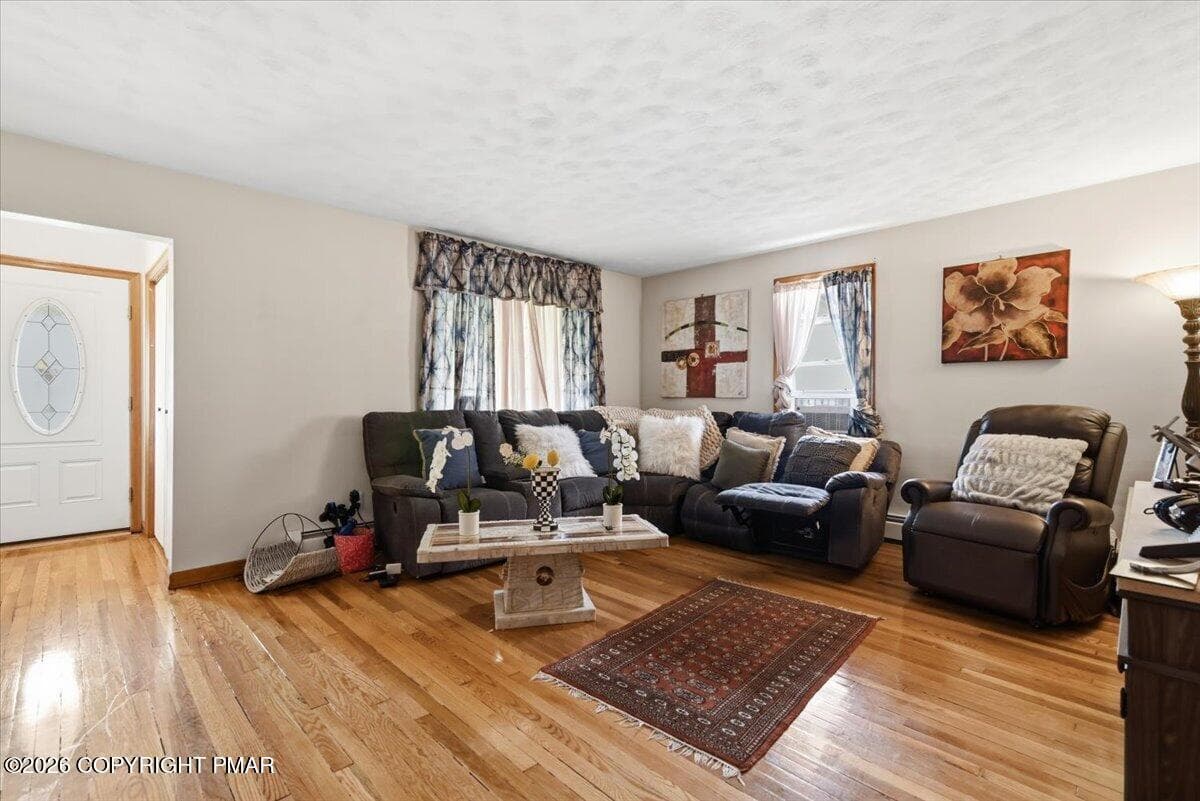 Living room - 293 Lyndwood Avenue, Hanover Township, PA 18706, Hanover Township