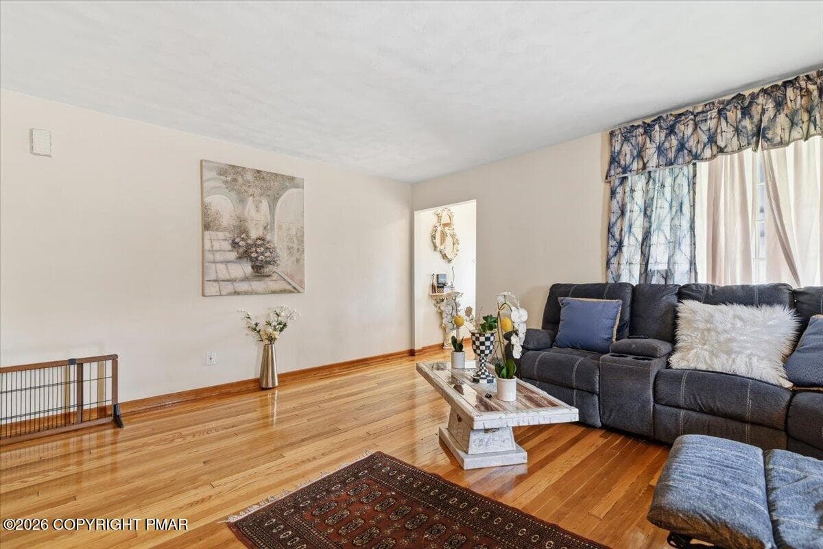 Living room - 293 Lyndwood Avenue, Hanover Township, PA 18706, Hanover Township