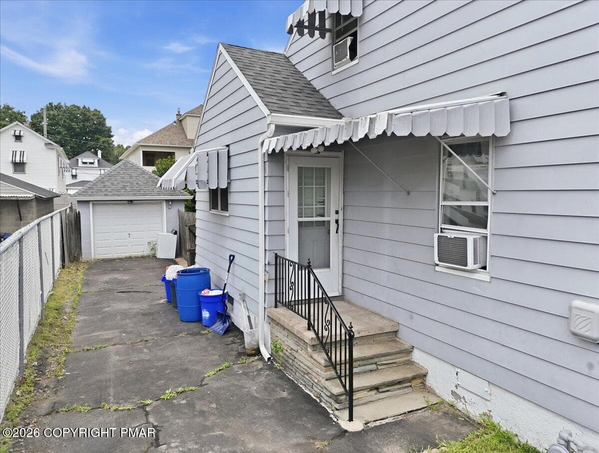 Side entrance - 293 Lyndwood Avenue, Hanover Township, PA 18706, Hanover Township