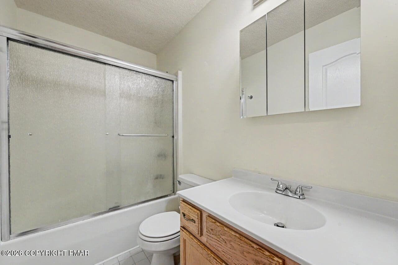 2nd Floor Main Bathroom - 564 Cayuga Drive, Tobyhanna, PA 18466