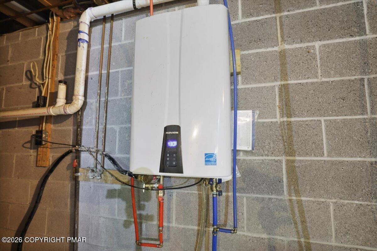35-Tankless water heater - 30 Juniper Way, Hawley, PA 18428, Hawley