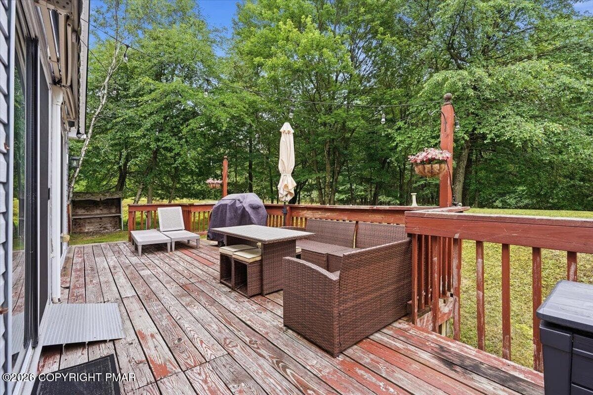 Deck - 10 Lenape Trail, Albrightsville, PA 18210, Albrightsville