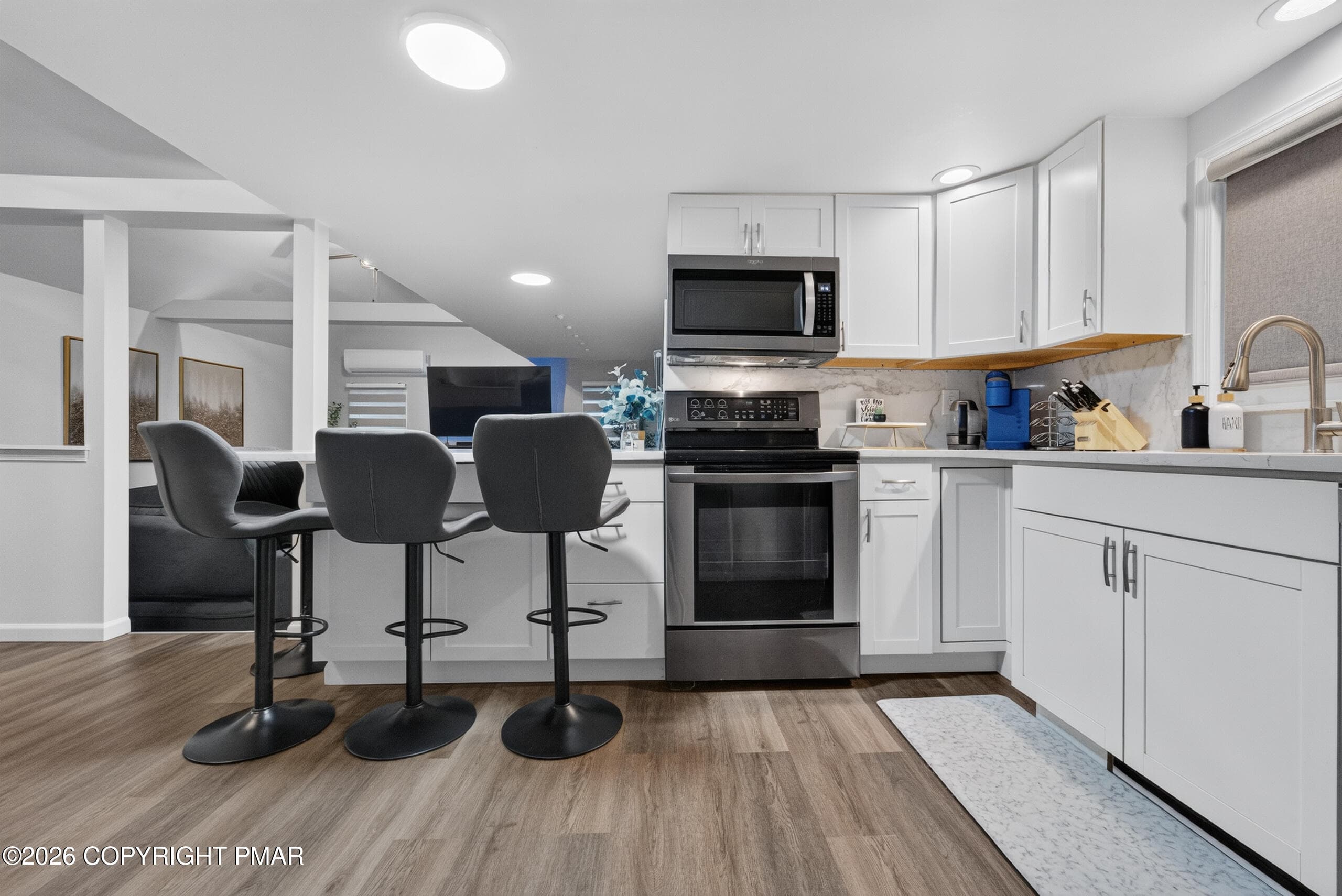 Kitchen Breakfast Bar - 457 Mountain Road, Albrightsville, PA 18210, Albrightsville